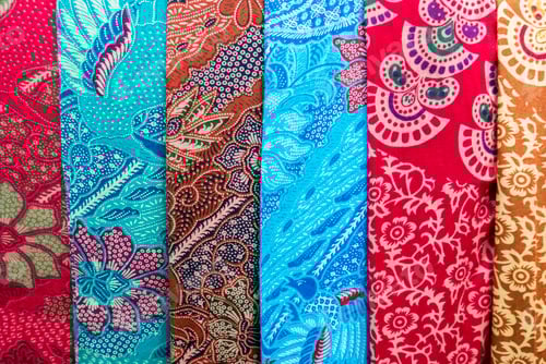 Preview: Amazing colorful Balinese sarongs for sale in Ubud, Bali, Indone
