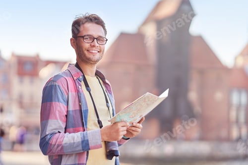 Preview: Male tourist in mask sightseeing Gdansk Poland