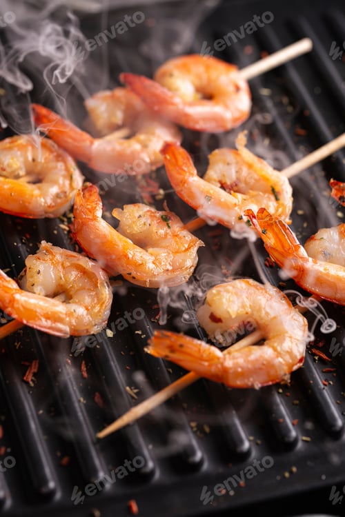 Preview: King shrimps on a grill