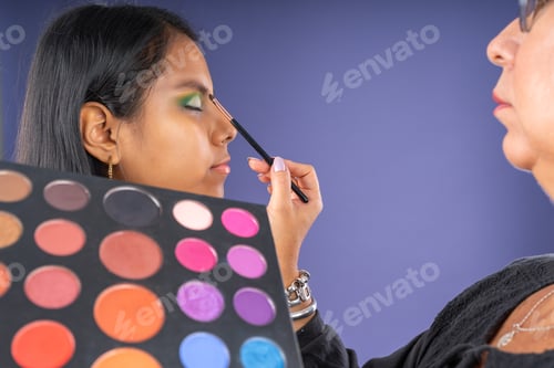Preview: Making up a young lady with shades of colorful shadows