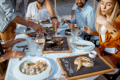 Preview: Festive dinner with delicious meals on the beach