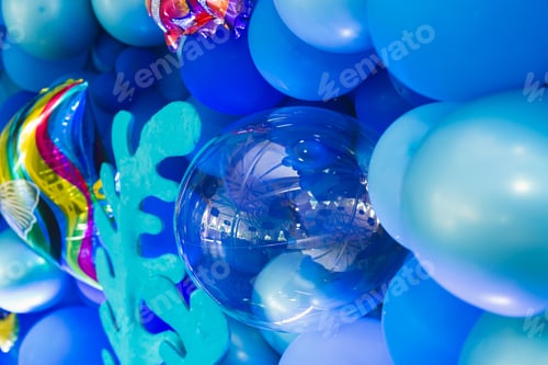 Preview: Marine-style decor of balloons, fish, and corals for the birthday photo zone