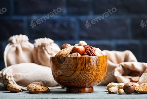 Preview: Nuts