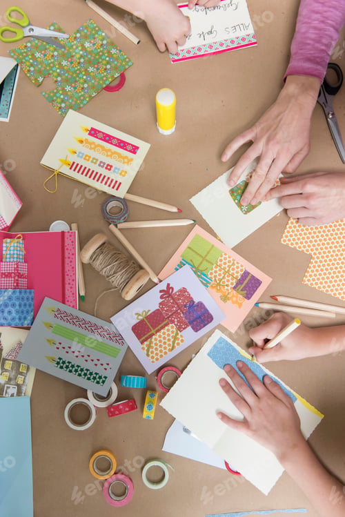 Preview: Hands making greeting cards