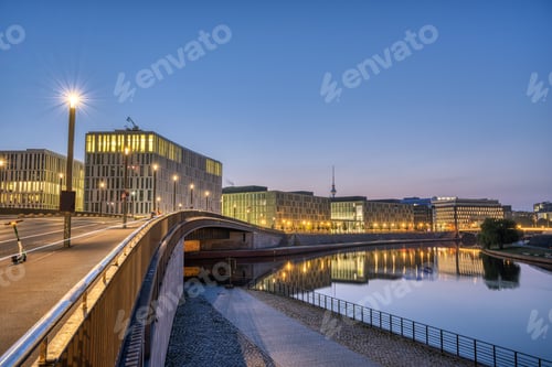 Preview: Dawn at the river Spree in Berlin