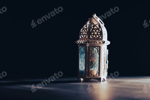 Preview: Festive greeting card for Muslim holy month Ramadan Kareem.