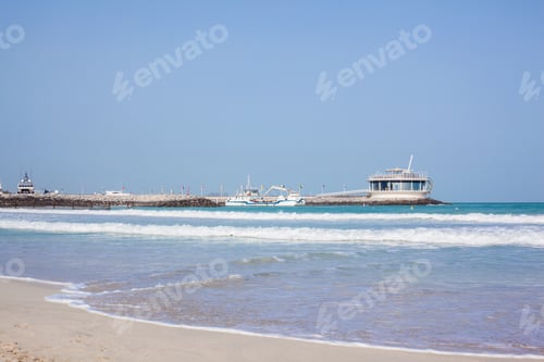 Preview: Pier with restaurant on Jumeirah beach, Dubai