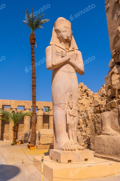 Preview: Sculpture of the pharaoh inside the Karnak temple, the great sanctuary of Amun