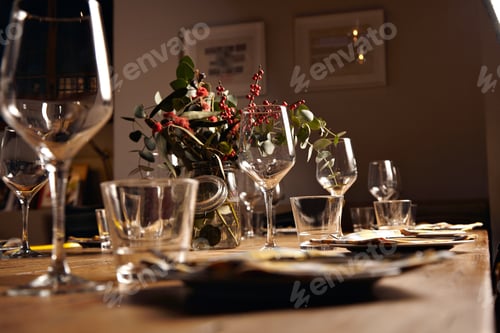 Preview: Serving dinner table set