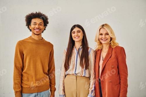 Preview: Elegant Trio Gracefully Poses