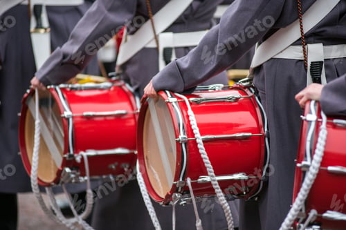 Preview: Red drums carried by soldiers during the changing of the guards ceremony in London