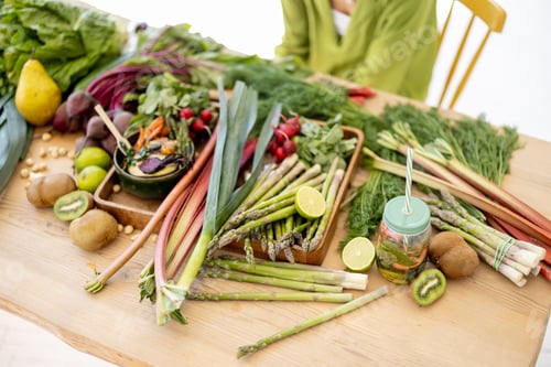 Vista previa: Table full of fresh food ingredients