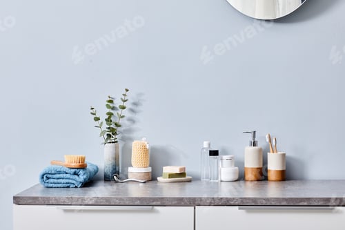Preview: Toiletries for hygiene and body care