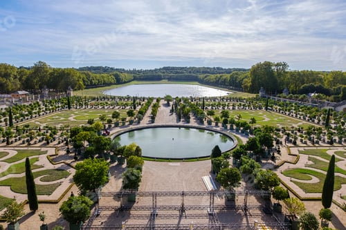 Preview: Moring shot of the Versailles' garden in Paris