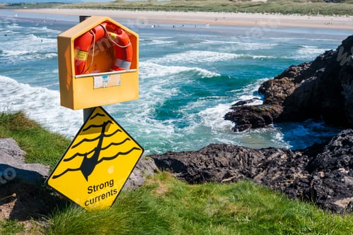 Preview: Strong currents warning sign at the northern coast of Ireland