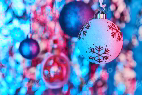 Preview: Nice Christmas toy ball with red snowflakes and other spherical decorations