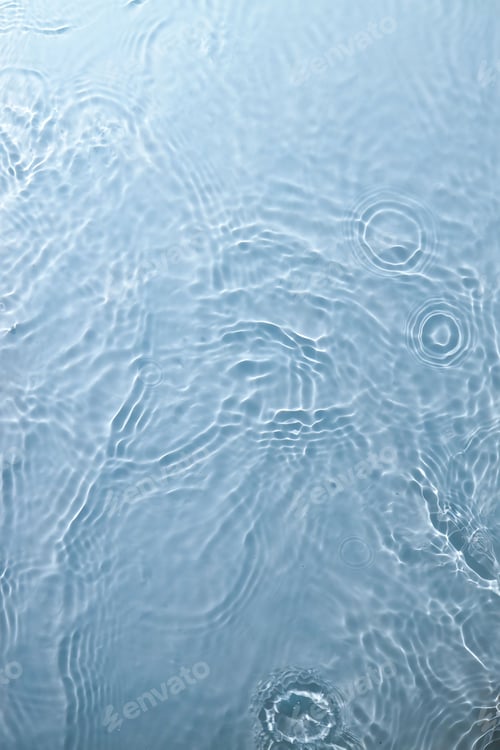Preview: Pristine body of water, with a calm and clear surface