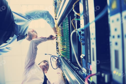 Preview: it engineers in network server room