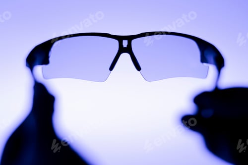 Preview: Smart glasses with interactive lenses, seeing the future