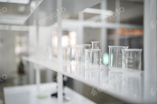 Preview: Scientist working in the laboratory