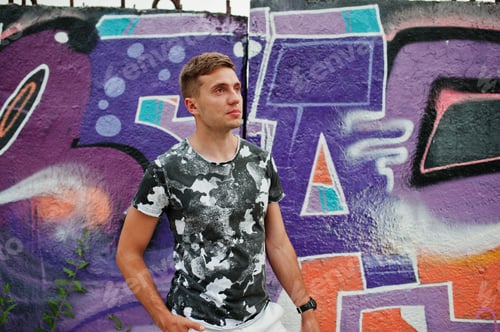 Preview: Lifestyle portrait of handsome man