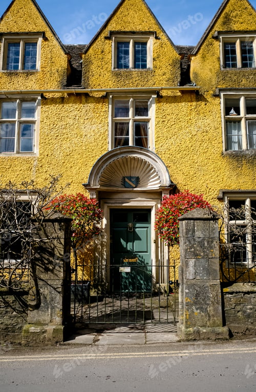 Preview: Old medieval house in Castle Combe, Cotswolds.