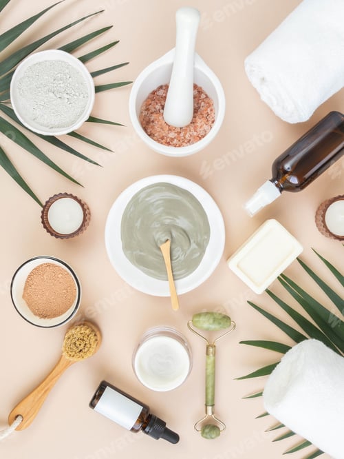 Preview: Homemade skin care concept. Organic red and blue clay and other ingredients for beauty facial mask.