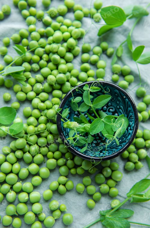 Preview: Bowl with sweet pea pods