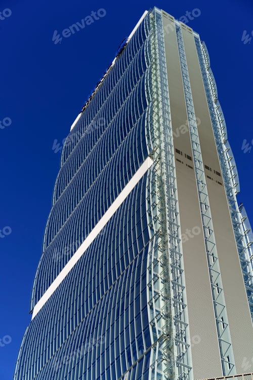 Preview: Modern Isozaki tower at Citylife park in Milan, Italy
