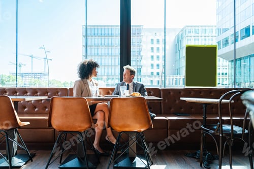 Preview: Business meeting in a cafè