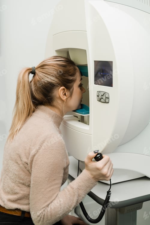 Preview: Visual field test using perimetry measures all areas to detect glaucoma early