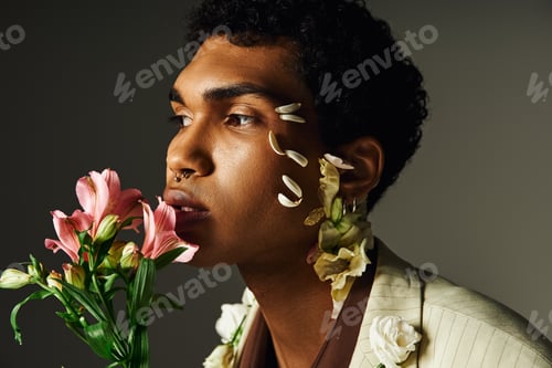 Preview: Floral fashion: a mans embrace