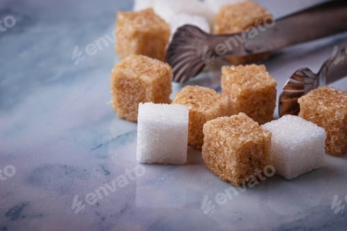 Preview: White and brown sugar