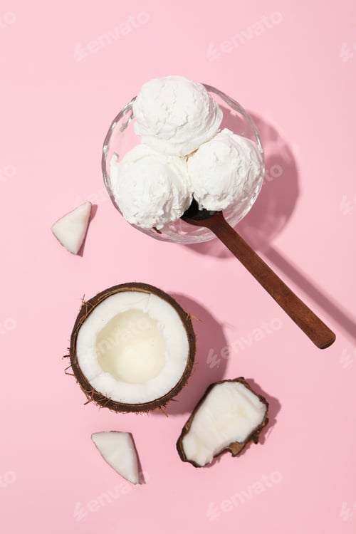 Preview: Summer dessert - ice cream, ice cream with coconut