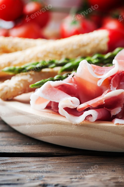 Preview: Antipasto with ham and green asparagus