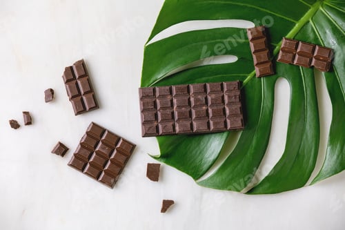Preview: Dark chocolate with cocoa
