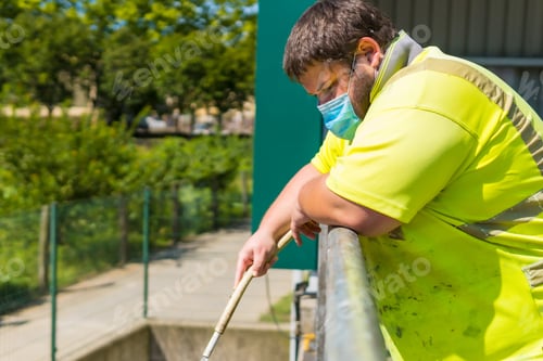 Preview: Cleaner working in a mask - the concept of "the new normal"