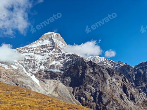 Vorschau: Wunderschöne Berglandschaft im Himalaya