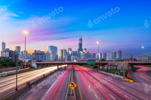 Preview: Chicago, Illinois, USA Downtown Skyline over Highways