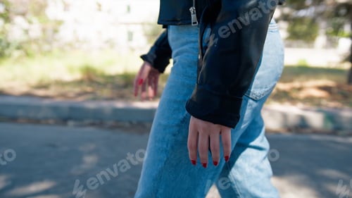 Preview: Woman Hands Details While Walking