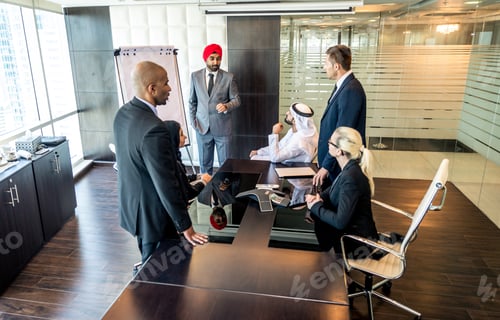 Preview: Business team in Dubai