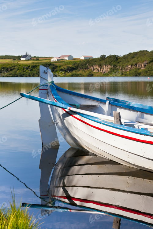 Preview: Floating Wooden Boat with Paddles