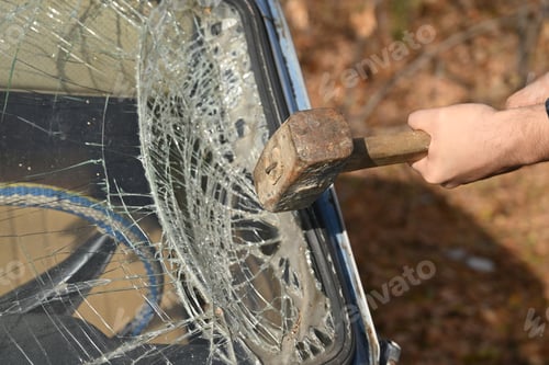 Preview: Disposal of an old car that was in an accident, with broken windshield