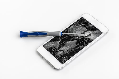 Preview: Mobile phone with broken screen