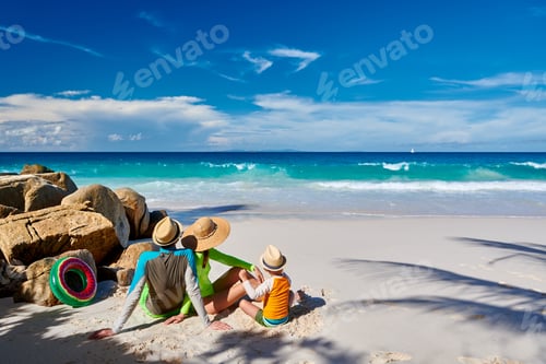 Preview: Family with three year old boy on beach