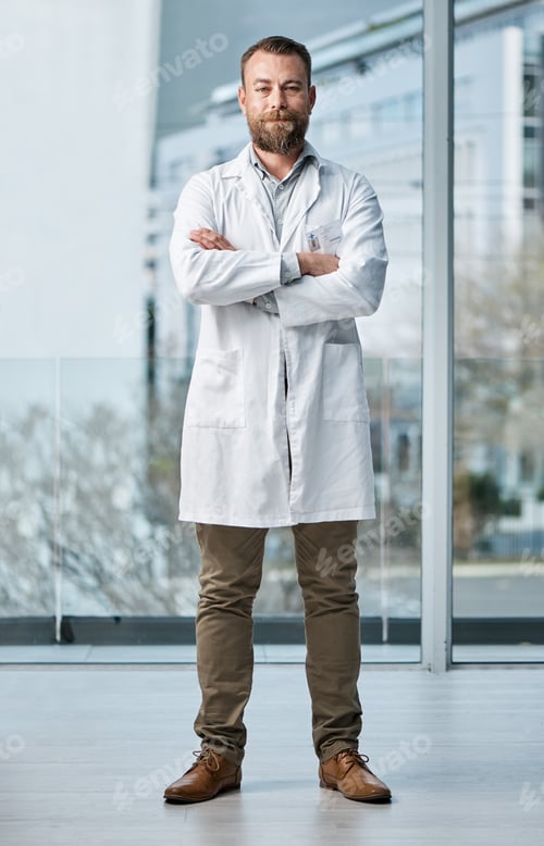 Preview: Portrait of a medical practitioner standing in a hospital