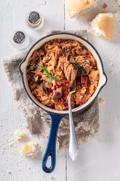 Preview: Homemade and tasty stew made of cabbage and beef.
