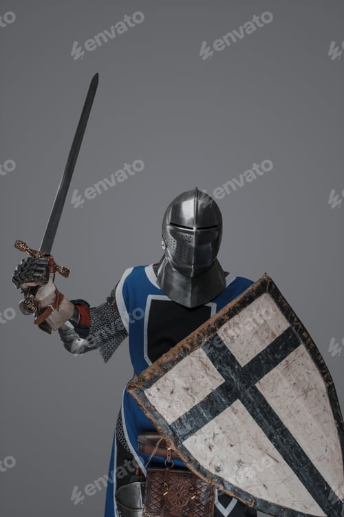 Preview: Medieval knight in active battle pose