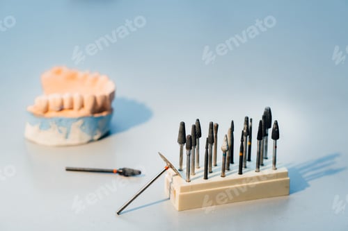 Preview: Grinding tools and drills for dental technicians