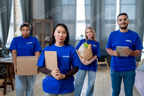 Preview: A group of people brought food and clothes to disable person